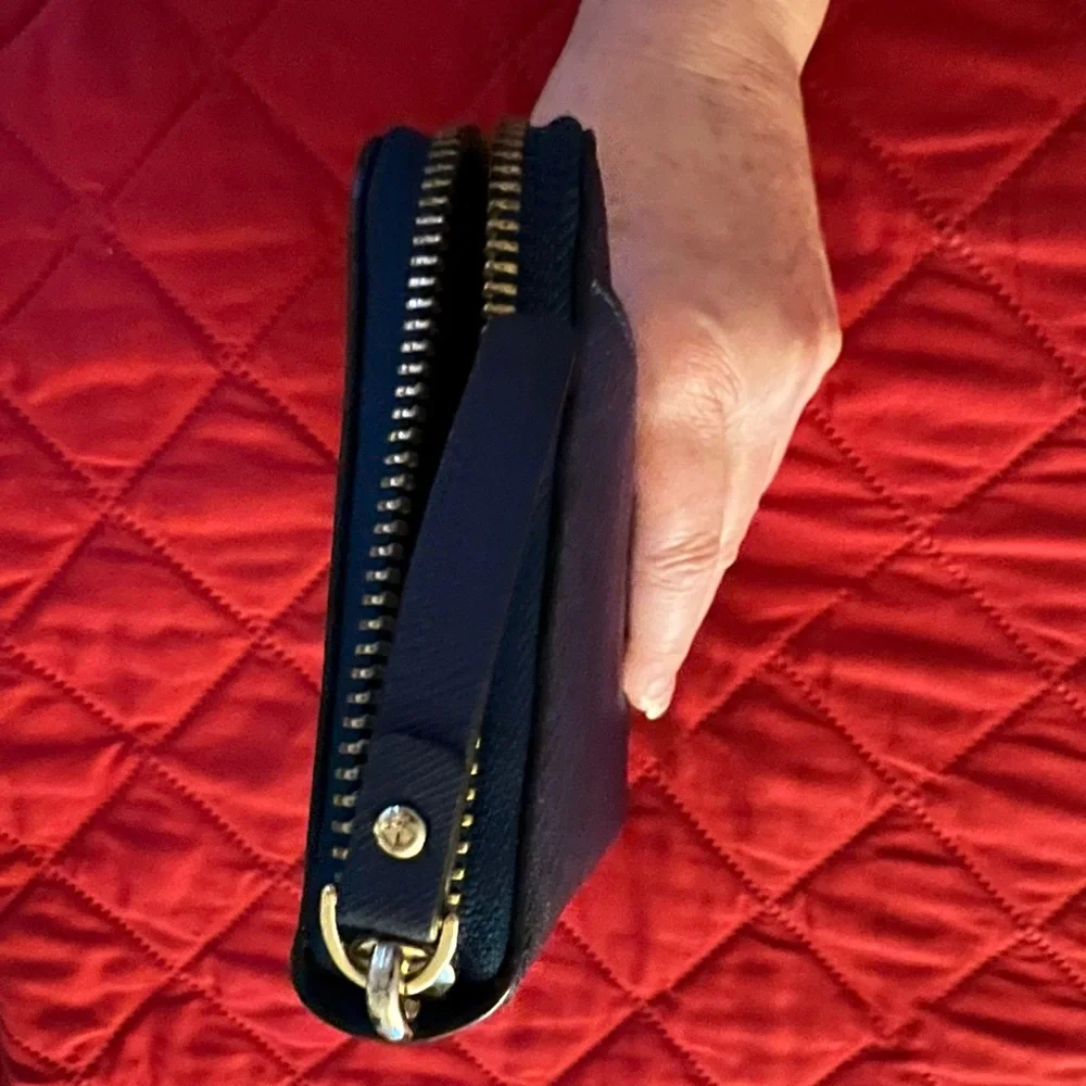 Kate Spade Navy Blue Wallet with Gold Accent - Picture 15 of 16
